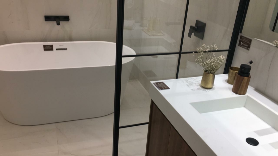 banheiro com banheira apartamento decorado cyano exclusive residences
