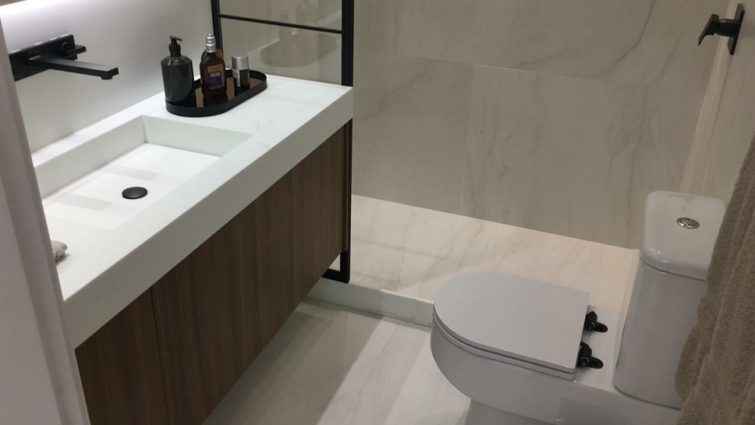 suite banheiro apartamento decorado cyano exclusive residences